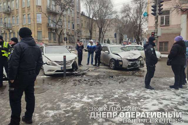    ѳ   Hyundai  Honda
