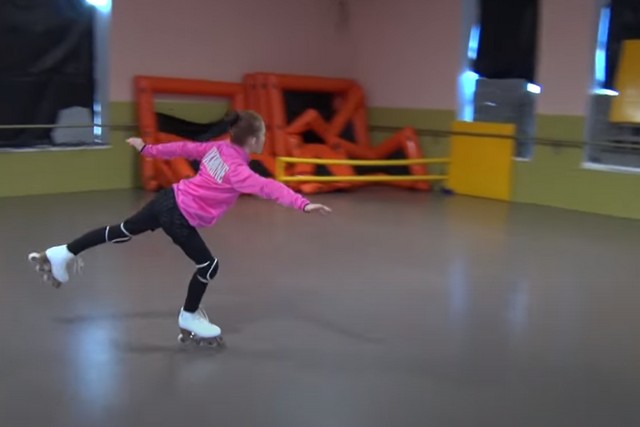 Գ   :      