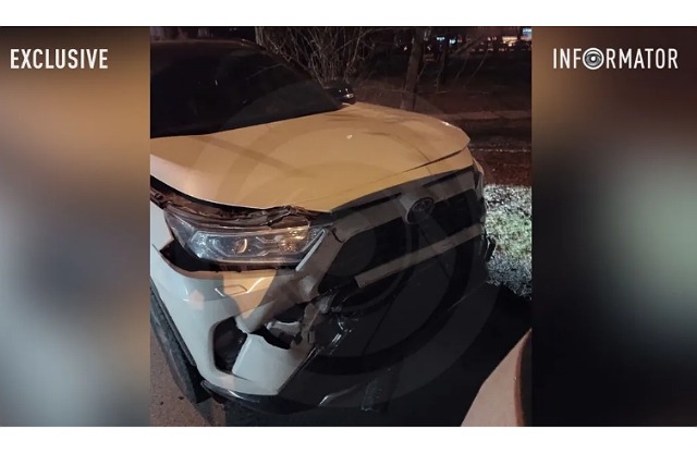'  Toyota     :  