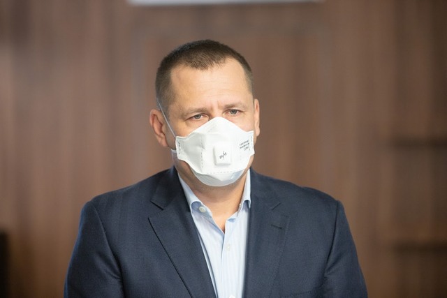  Գ   57- :             