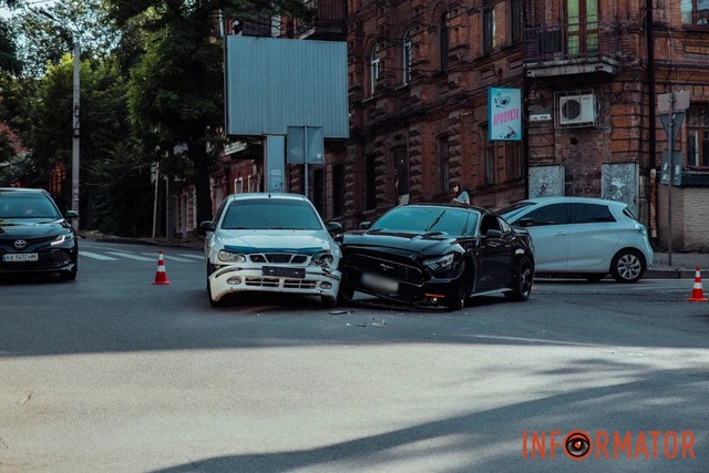    ѳ   Ford Mustang  Daewoo Lanos