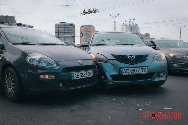    ѳ   Fiat  Mazda:   