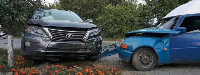        Lexus:  