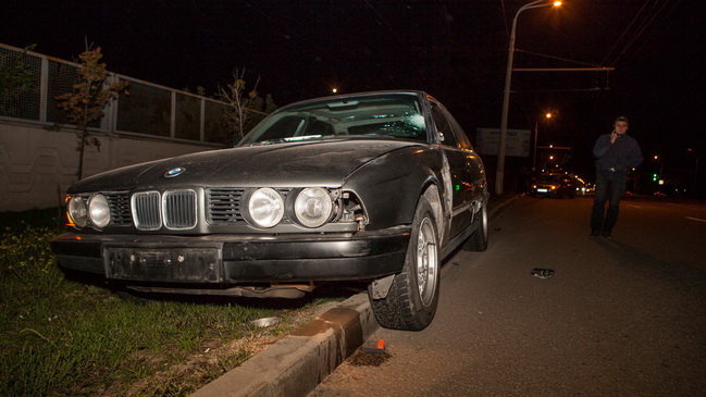      BMW  :  