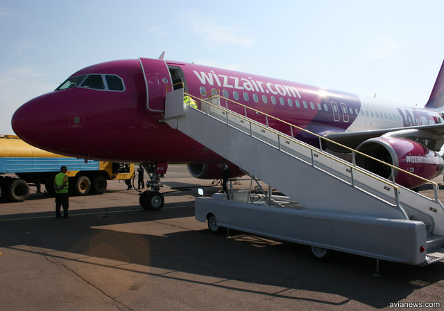 Wizz Air      , ,   