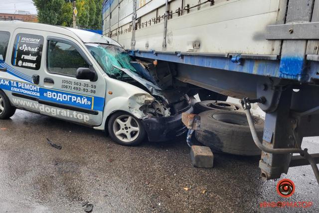    ѳ  Renault   :  