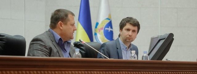 Գ    :       